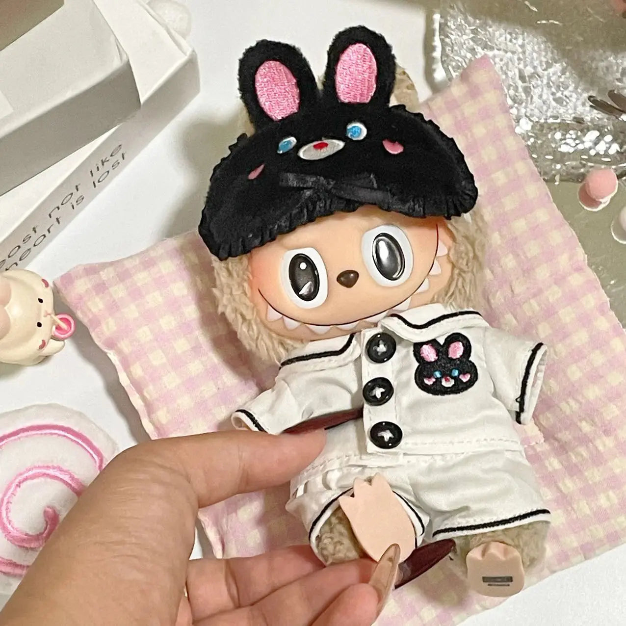 🎭 Labubu Vêtements V1 & V2 pour Figurines 17 cm – Costumes Festifs et Masques Mignons pour Célébrations Magiques SiriuS