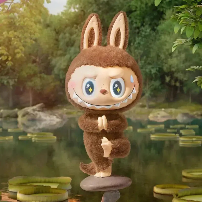 🧘 Figurine Labubu Lazy Yoga – Boîte Surprise Kawaii SiriuS