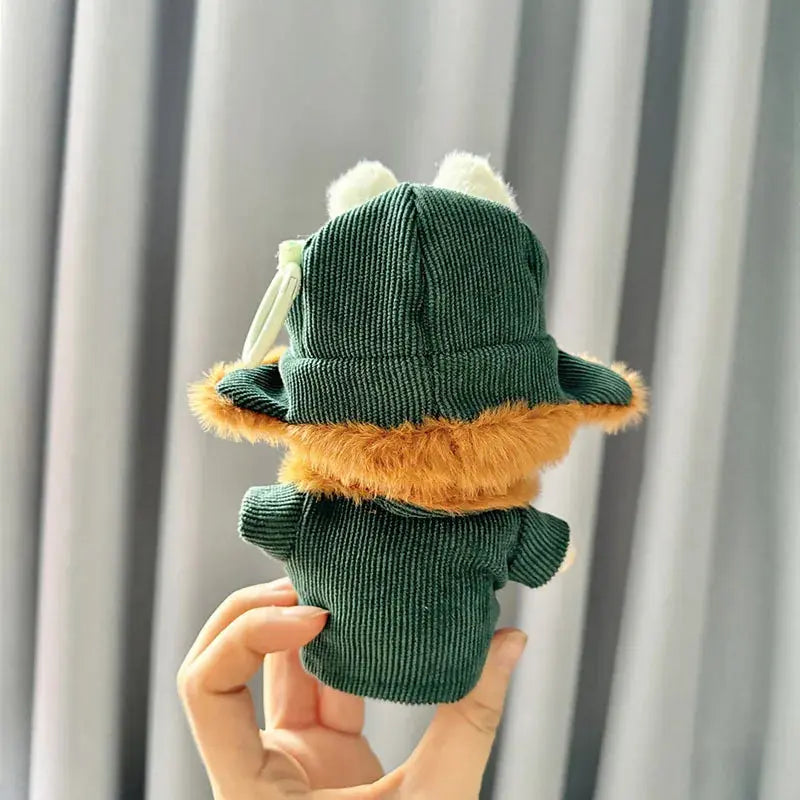 🧥 Tenue Labubu 17 cm – Manteau Vert Armée & Chapeau Étoile Rouge | Look Aventure & Tissu Peluche Douce SiriuS