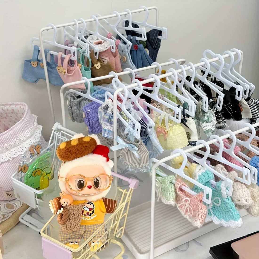 🎀 Support Miniature Labubu pour Vêtements – Élégance &amp; Créativité au Quotidien