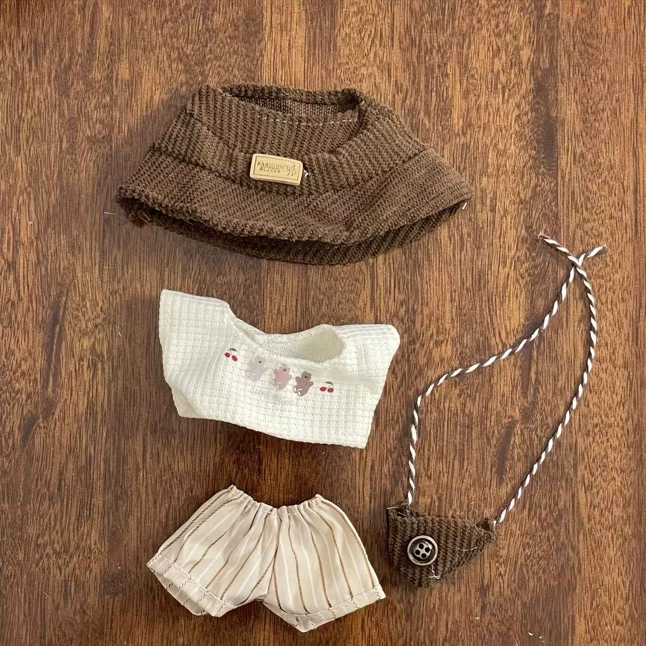 👗 Vêtements Mini Poupée 17 cm – Style, Créativité et Joie au Quotidien