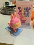 🧘 Figurine Labubu Lazy Yoga – Boîte Surprise Kawaii SiriuS