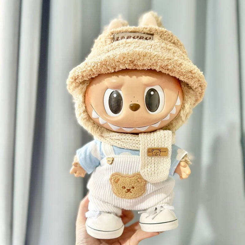 ☁️ Vêtements Labubu 38 cm – Ensemble Cloud | Tenue Artisanale en Flanelle Douce | Look Poétique &amp; Confort Haut de Gamme
