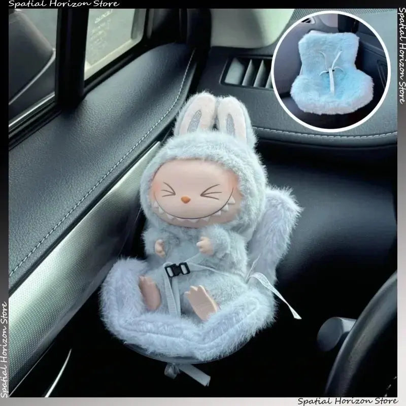 🚗 Mini Siège de Sécurité Kawaii Labubu – Pour Poupées de 15 à 17 cm - SiriuS