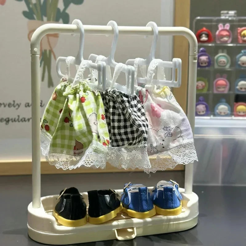 👗 Ensemble de 10 Mini Cintres pour Poupées Labubu – Organisation &amp; Style - SiriuS