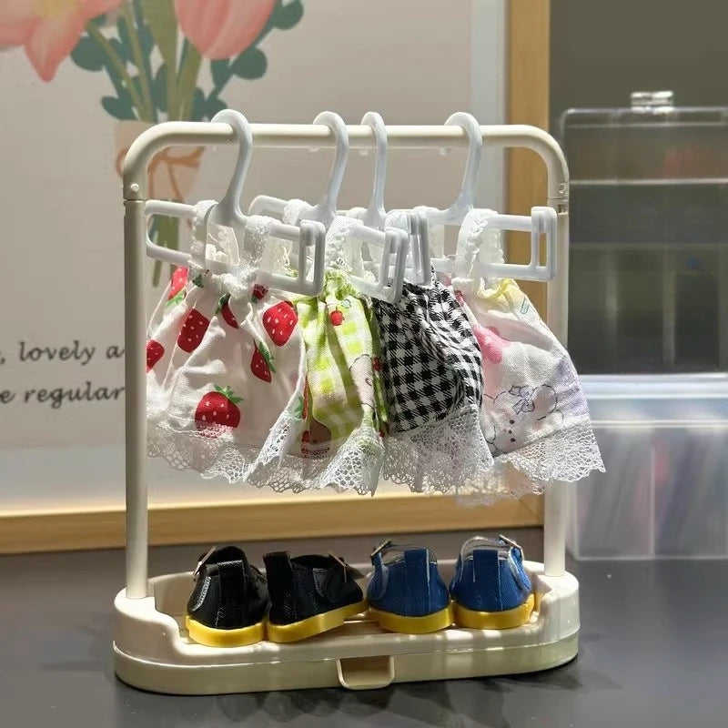 🧸 Labubu Mini Hangers – Lot de 10 Cintres avec Séchoir pour Poupées 17 cm - SiriuS