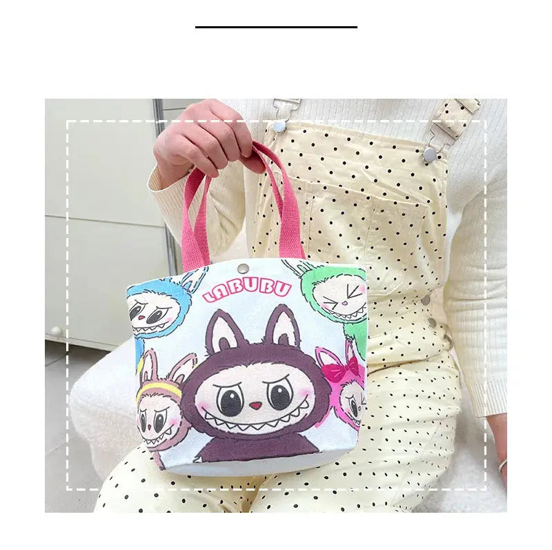 👜 Sac Tote en Toile Labubu – Le Cartoon Chic à Portée de Main SiriuS