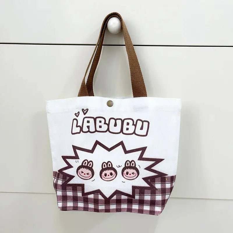 👜 Sac Tote en Toile Labubu – Le Cartoon Chic à Portée de Main SiriuS