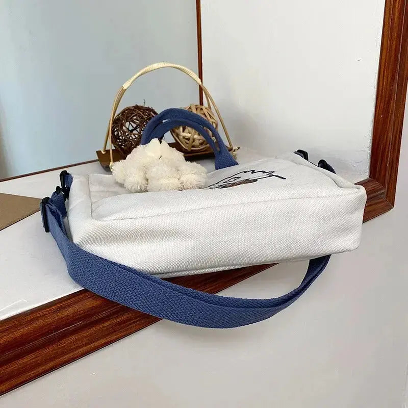 👜 Sac à bandoulière en toile Labubu – Le tote bag mignon qui vous suit partout ! SiriuS