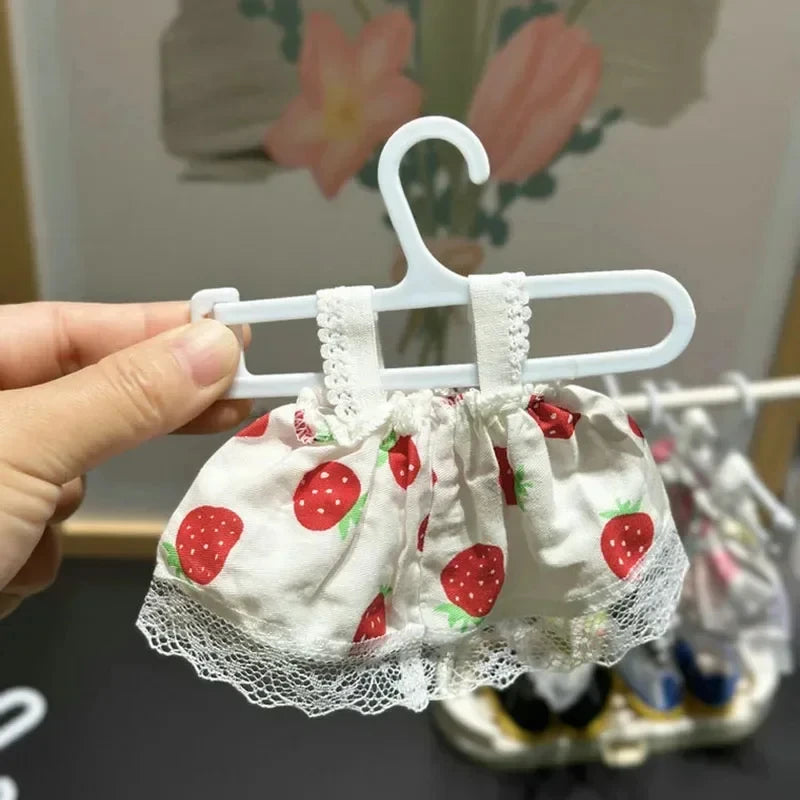 👗 Ensemble de 10 Mini Cintres pour Poupées Labubu – Organisation &amp; Style - SiriuS