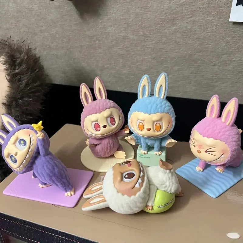 🧘 Figurine Labubu Lazy Yoga – Boîte Surprise Kawaii SiriuS