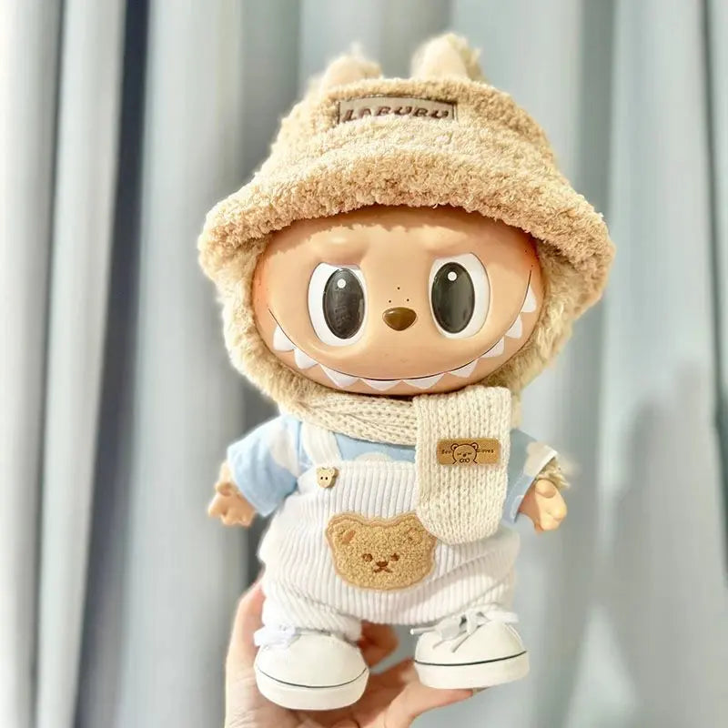 ☁️ Vêtements Labubu 38 cm – Ensemble Cloud | Tenue Artisanale en Flanelle Douce | Look Poétique &amp; Confort Haut de Gamme SiriuS