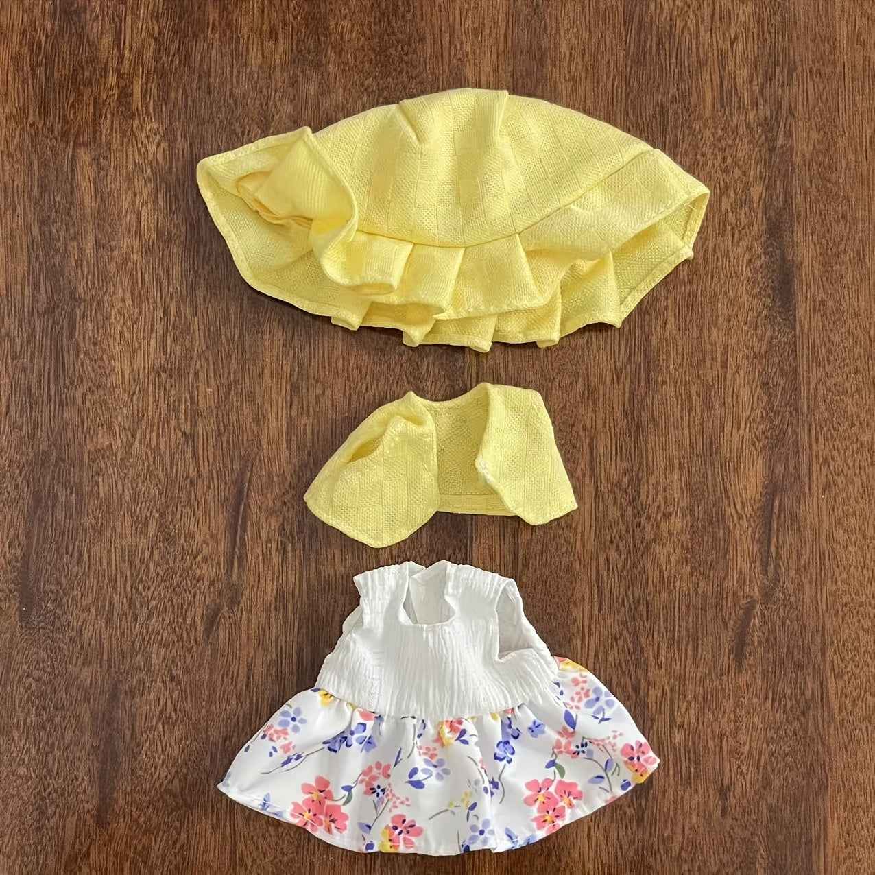 👗 Vêtements Mini Poupée 17 cm – Style, Créativité et Joie au Quotidien